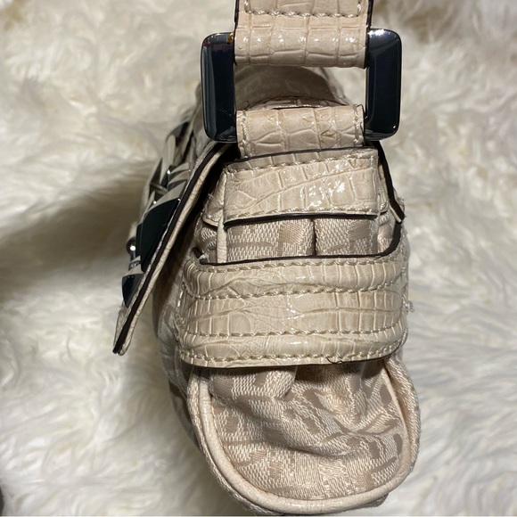 Guess Beige Logo Purse and Wallet Matching Set Size Small - Picture 12 of 17